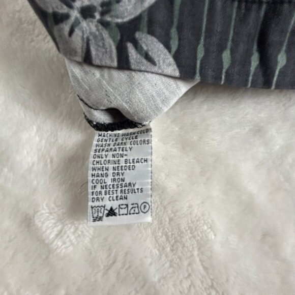 Tommy Bahama Mens Small Black Floral Button-Up Short Sleeve Silk Hawaiian Shirt - Picture 4 of 7